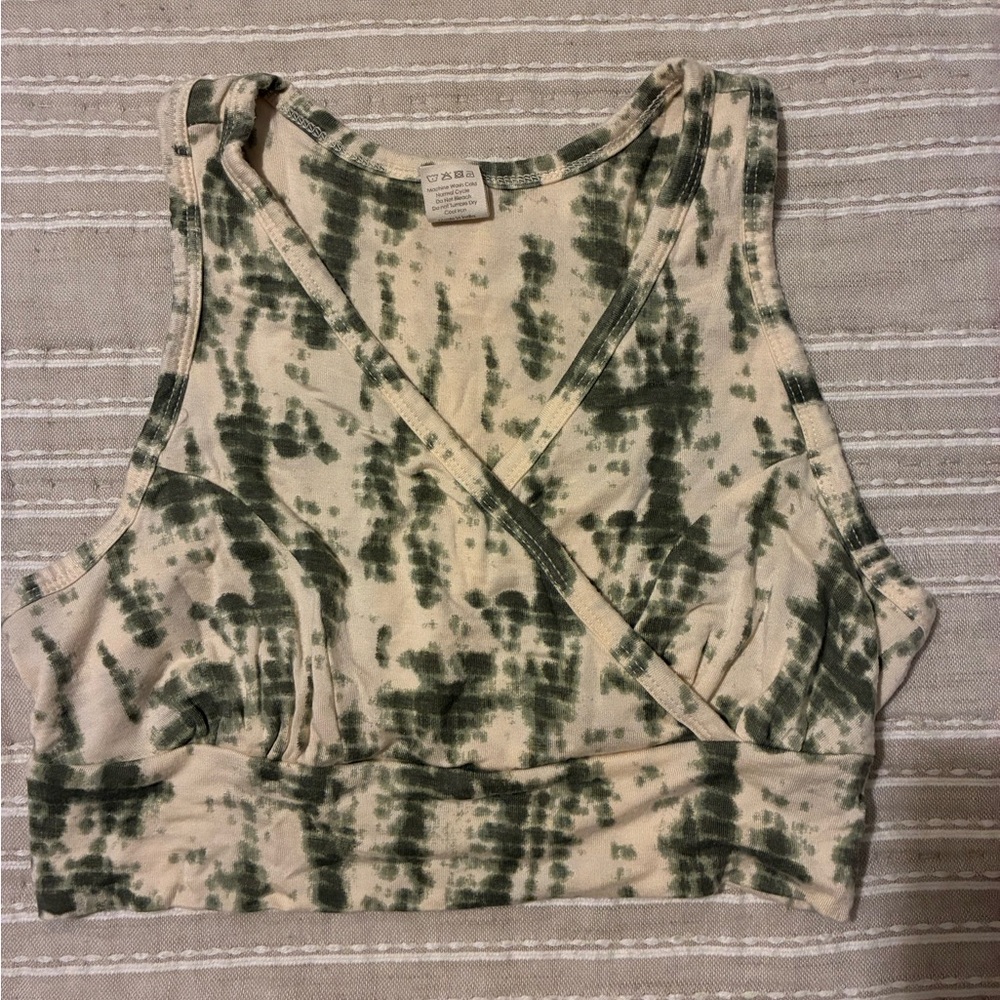 Kate Quinn sleep bra
